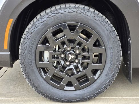 New 2026 Mitsubishi Outlander Trail Edition image 9