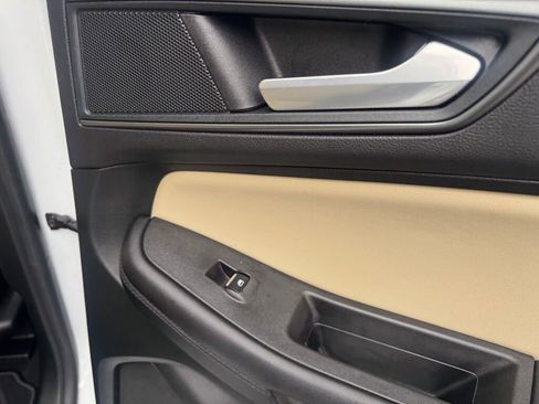 Used 2024 Ford Edge SE image 20