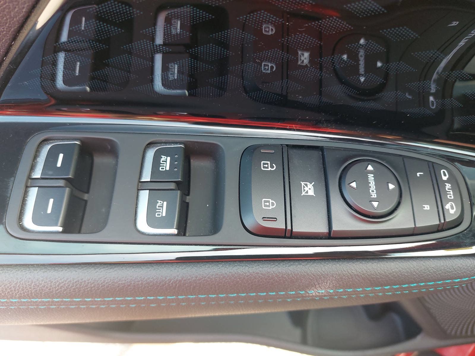 Used 2022 Kia Niro EX Premium w/ Cold Weather Package FWD image 27