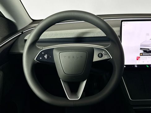 Used 2026 Tesla Model Y Long Range AWD/4WD image 23