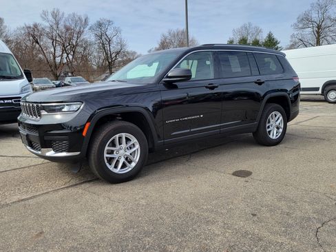 Used 2023 Jeep Grand Cherokee L Laredo w/ Luxury Tech Group I image 2