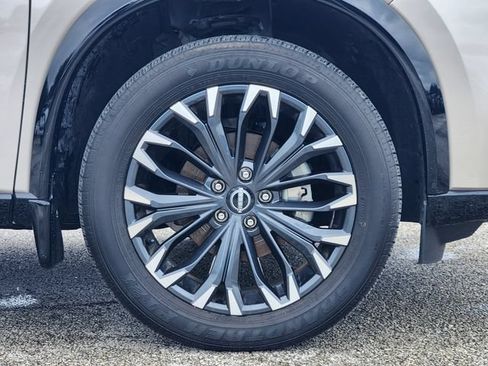 Used 2025 Nissan Rogue Platinum FWD image 11