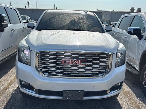 Used 2019 GMC Yukon Denali w/ Denali Ultimate Package RWD image 2