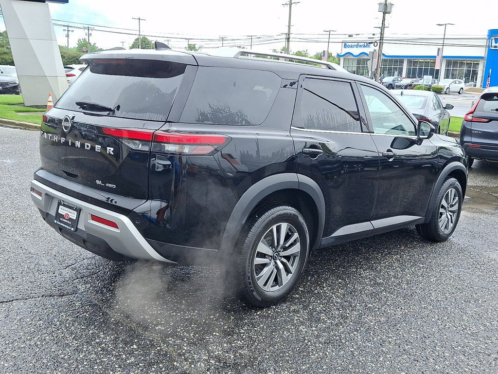 Used 2025 Nissan Pathfinder SL AWD/4WD image 4