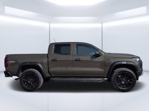 Used 2024 Chevrolet Colorado Trail Boss w/ Advanced Trailering Package AWD/4WD image 2