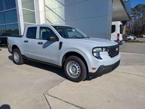 New 2025 Ford Maverick XL w/ Equipment Group 102A image 2