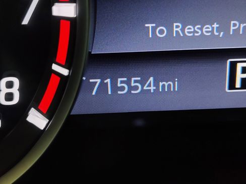 Used 2020 Nissan Titan SV w/ SV Convenience Package image 2