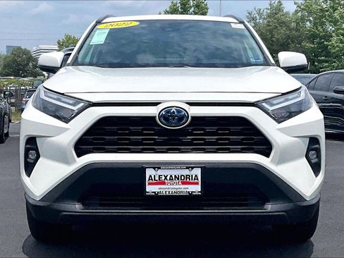 Used 2022 Toyota RAV4 XLE Premium AWD/4WD image 3