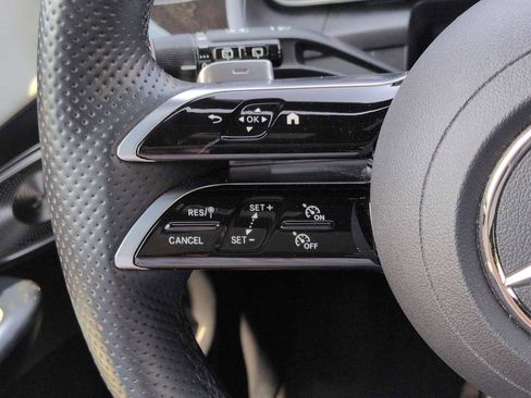Used 2024 Mercedes-Benz GLC 300 4MATIC image 26