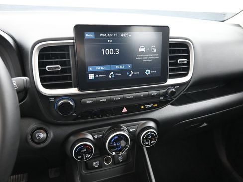 Used 2025 Hyundai Venue SEL image 31