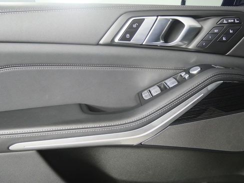 Certified 2023 BMW X7 xDrive40i w/ Executive Package image 9