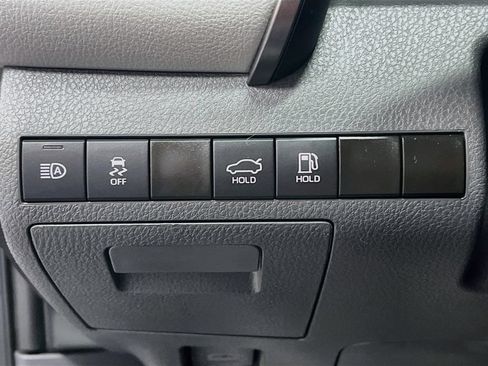 Used 2024 Toyota Camry SE AWD/4WD image 10