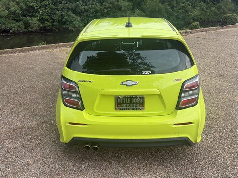 Used 2019 Chevrolet Sonic LT w/ Convenience Package FWD image 7