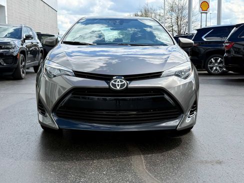 Used 2017 Toyota Corolla LE w/ Carpet Mat Package (TMS) FWD image 2