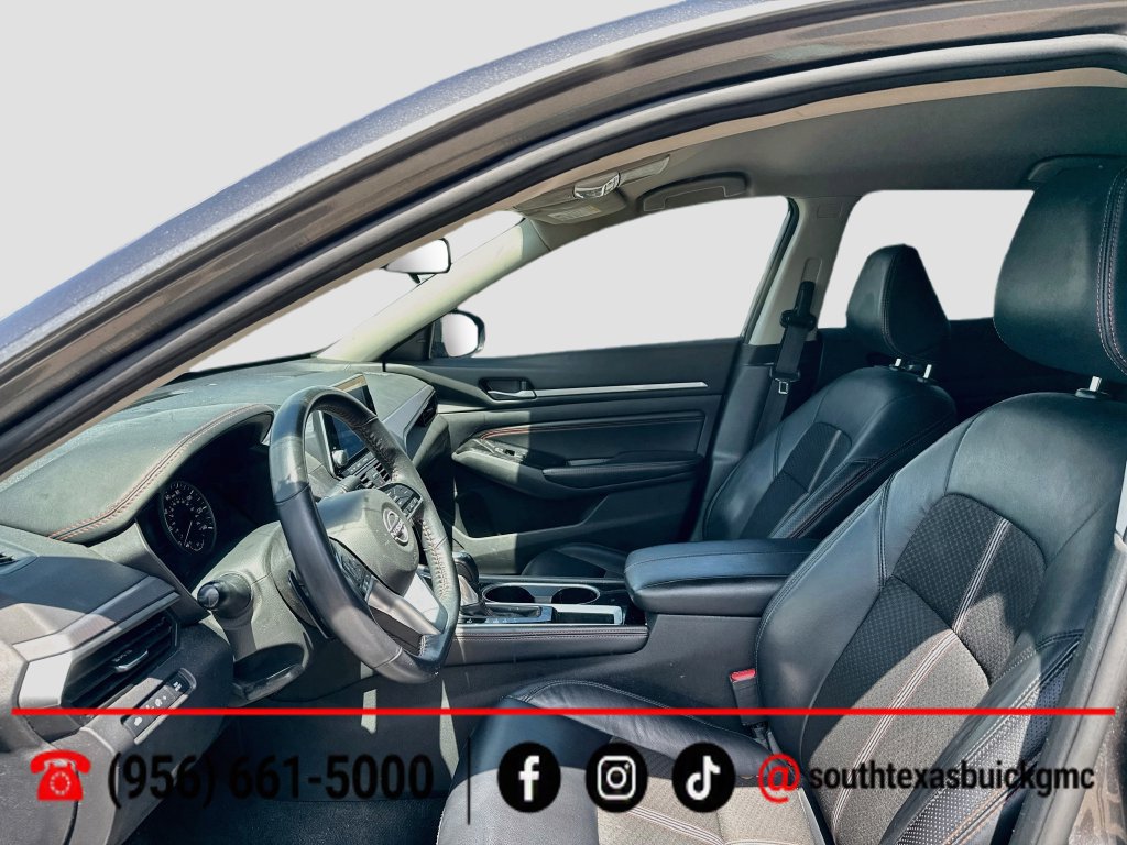 Used 2023 Nissan Altima 2.5 SR FWD image 11