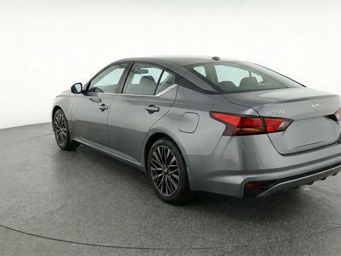 Used 2025 Nissan Altima 2.5 SV FWD image 6