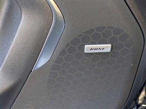 Used 2022 GMC Yukon SLT w/ SLT Premium Package image 21