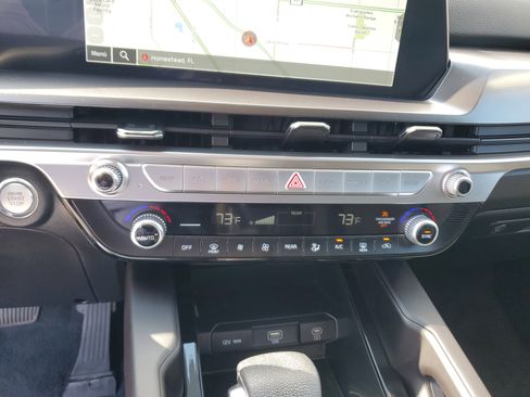 Used 2024 Kia Telluride LX image 23