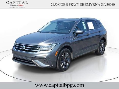 Used 2022 Volkswagen Tiguan SE AWD/4WD image 1