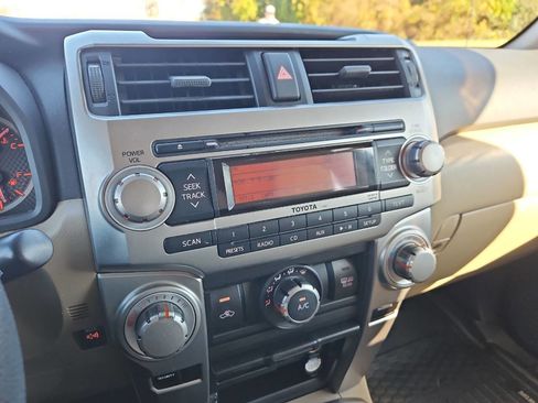 Used 2011 Toyota 4Runner SR5 image 17