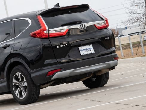 Used 2017 Honda CR-V LX image 6
