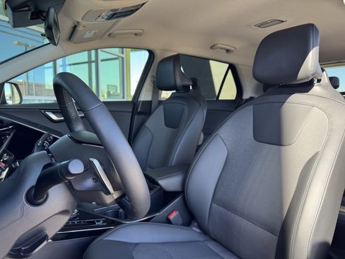 Used 2024 Kia Niro EX w/ EX Cold Weather Package image 36