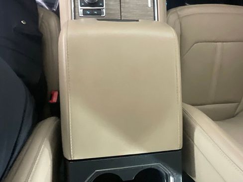 Used 2024 Ford Expedition Limited AWD/4WD image 40