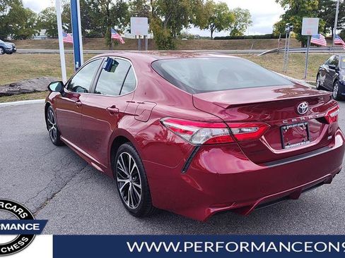 Used 2018 Toyota Camry SE image 5