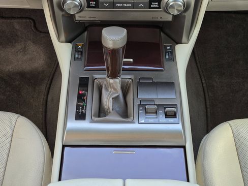 Used 2019 Lexus GX 460 Premium image 24