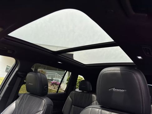 Certified 2025 Buick Enclave Avenir w/ Super Cruise Package AWD/4WD image 24
