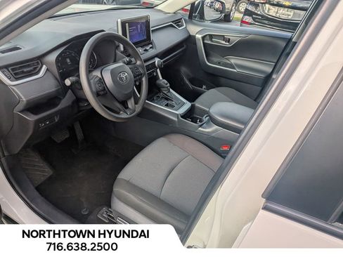 Used 2025 Toyota RAV4 XLE image 9