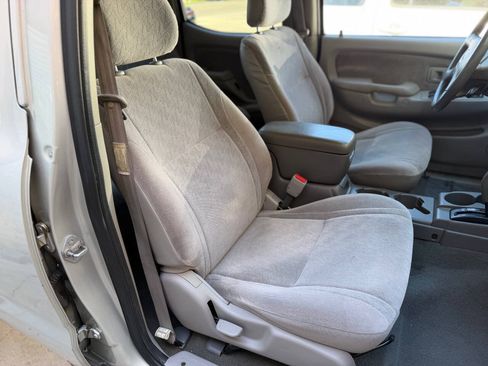 Used 2002 Toyota Tacoma PreRunner RWD image 19