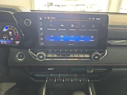 Certified 2025 Chevrolet Colorado Z71 w/ Technology Package AWD/4WD image 15