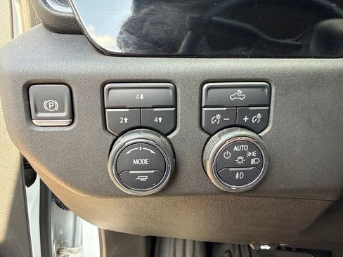 Used 2025 Chevrolet Silverado 3500 LT AWD/4WD image 18