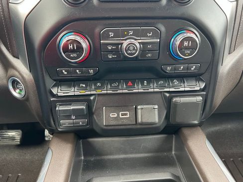 Used 2020 Chevrolet Silverado 1500 LTZ w/ LTZ Plus Package image 34