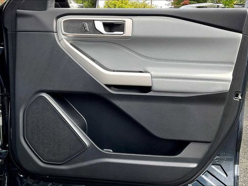 Used 2023 Ford Explorer XLT w/ Equipment Group 202A image 27