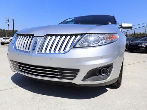 Used 2010 Lincoln MKS image 30