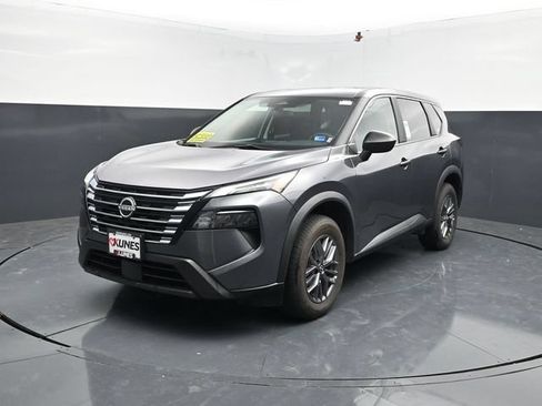 Used 2024 Nissan Rogue S AWD/4WD image 3