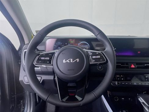 Used 2024 Kia Seltos EX image 8