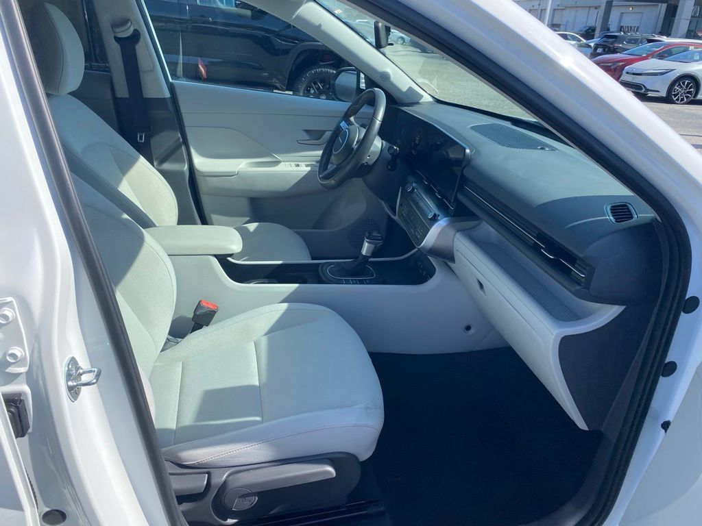Used 2024 Hyundai Kona SEL AWD/4WD image 16