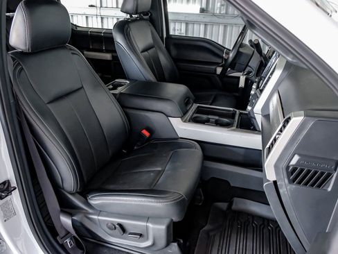 Used 2022 Ford F450 Lariat w/ Chrome Package image 32