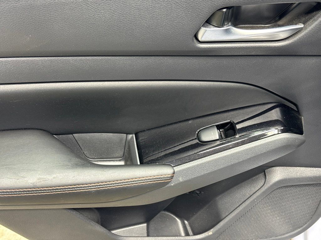 Used 2024 Nissan Altima 2.5 SR FWD image 18