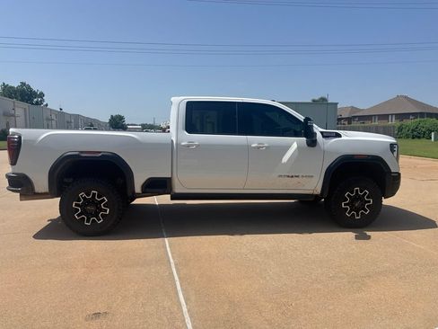 Used 2024 GMC Sierra 2500 AT4X AWD/4WD image 7