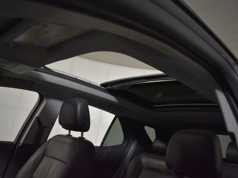 Used 2020 Chevrolet Equinox Premier AWD/4WD image 38