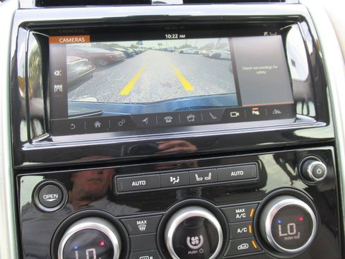 Used 2018 Land Rover Discovery HSE AWD/4WD image 30