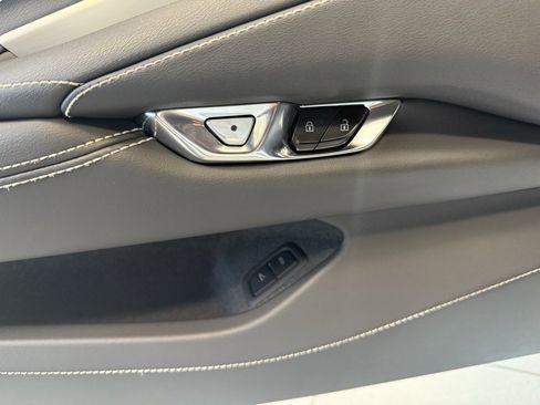 Used 2025 Chevrolet Corvette Stingray Coupe w/ 1LT image 22