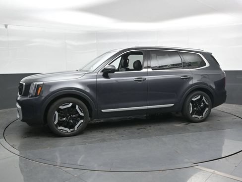 Used 2023 Kia Telluride EX AWD/4WD image 7