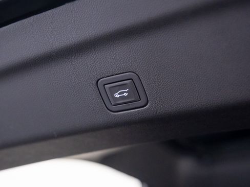 Certified 2024 Cadillac Escalade ESV Sport Platinum w/ LPO, ONYX Package image 37