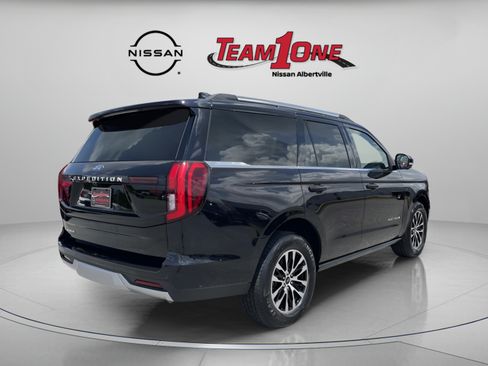 Used 2025 Ford Expedition Platinum AWD/4WD image 8