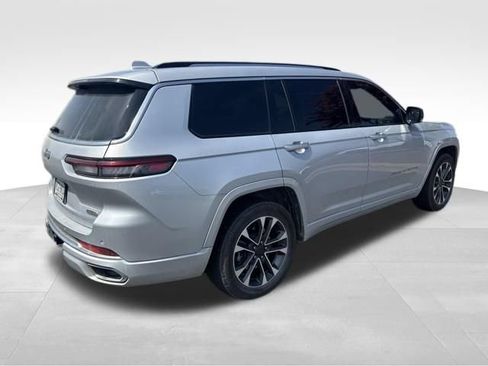 Used 2023 Jeep Grand Cherokee L Overland w/ Luxury Tech Group IV AWD/4WD image 10